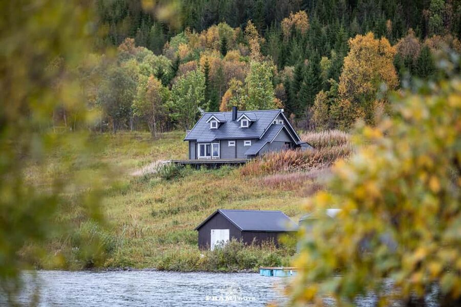 Tromsø: Authentic Lyngen Alps expedition with scenic lunch - Price and value: is $230 worth a guided glacier day?