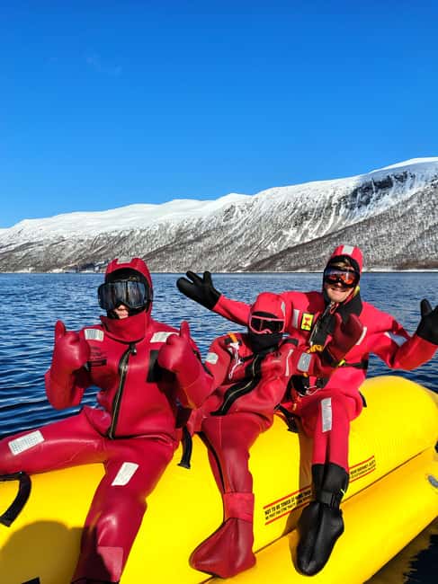 Tromsø: Banana Tube Ride with Arctic Floating - Meeting at Kaigata 4, Right by Magic Ice Bar