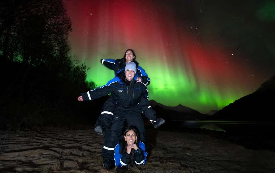 Tromsø: Big Bus Northern Lights Tour with Free Photos - The Northern Lights Hunt Runs on Real-Time Decisions, Not Guesswork