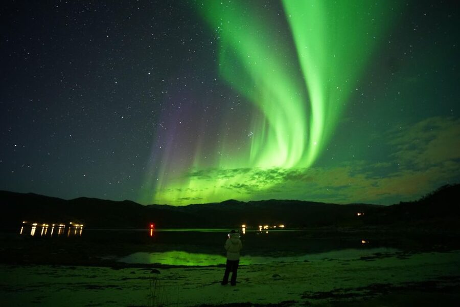 Tromsø: Chase Aurora in Minibus and Free Aurora Portrait - Warm Suits, Cold Reality: What You Need to Wear