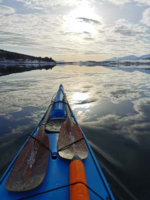 Tromsø: Easy-going Guided Winter Sea Kayaking Tour - The heated Gamme warm-up, plus a Sami-style start