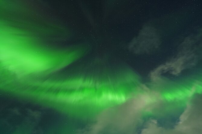 Tromsø: English/Spanish Aurora Pathfinder Tour with Photos - The small print that affects your night: no guarantee, no bathroom, and winter readiness