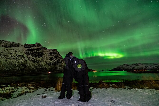 Tromsø Fjordland Aurora Chase Northern Lights by the Arctic Sea - Campfire Time: Corn, Marshmallows, and Hot Chocolate
