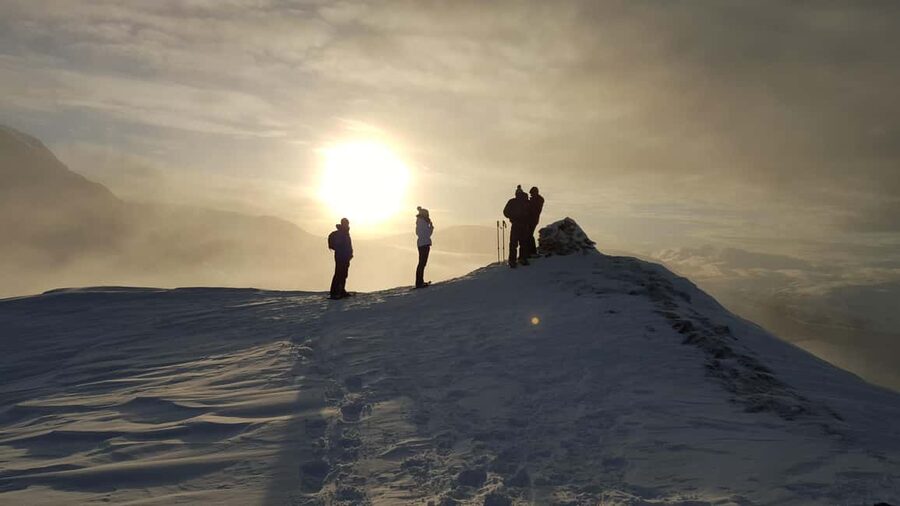 Tromsø: Guided snowshoe hill hike - Transportation and timing: why the 5 hours works