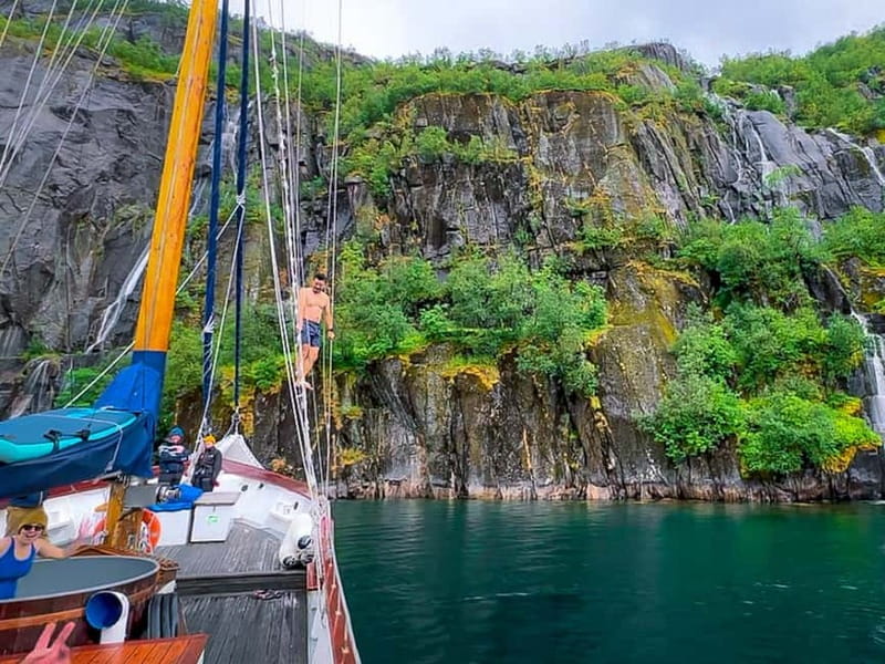 Tromsø: Luxury Summer Fjord Cruise with Lunch & Hot Tub - Where you meet Stella Oceana, and how to plan your morning