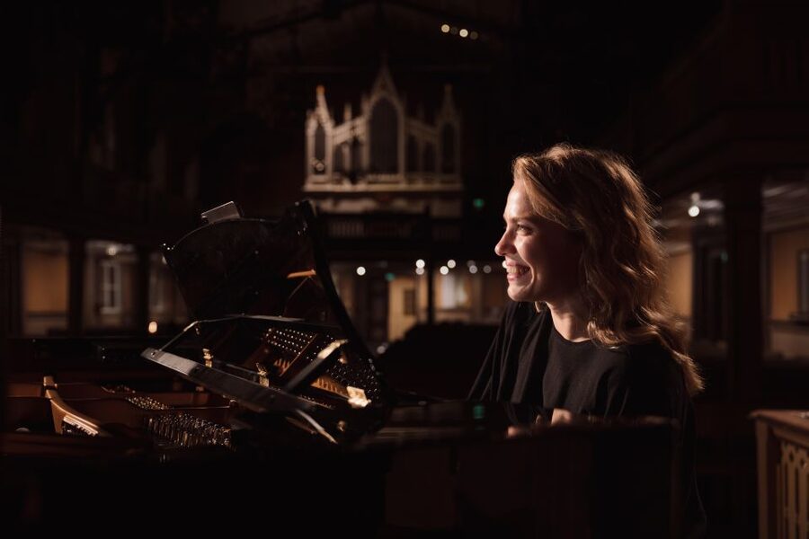 Tromsø: Midnight Concert Ticket at the Tromsø Cathedral - What you hear in the Midnight Concert: psalms, Norwegian folk, and Sami music