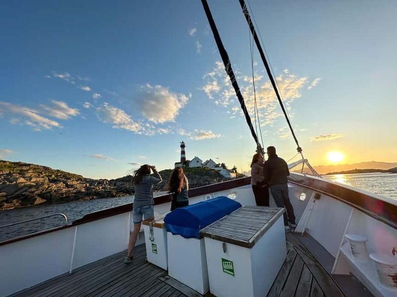 Tromsø: Midnight Sun Evening Cruise with Hot Tub - Midnight Sun at Sea, what it actually feels like