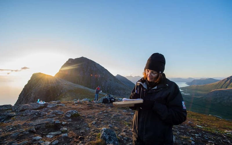 Tromsø: Midnight Sun Hike in the wilderness - Guide Style Matters: Stories, Music, and Helpful Photo Energy