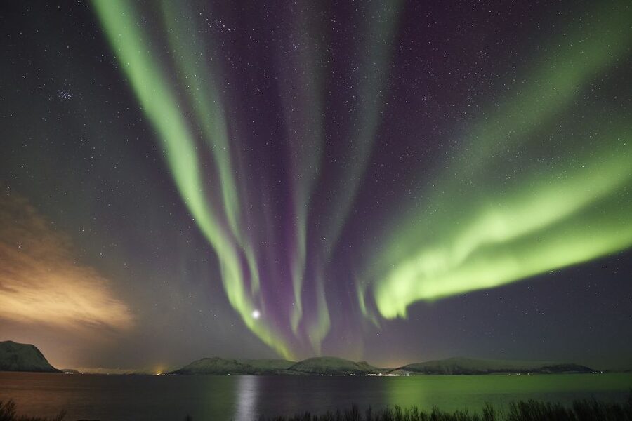 Tromso: Minivan Aurora Excursion with Pictures & Warm Suits - How the aurora hunt works around Tromsø and into Finland