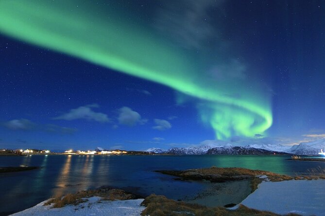 Tromsø, Northern Lights and Wilderness Evening Catamaran Cruise - Why a 9:00 pm Tromsø catamaran hunt fits polar night