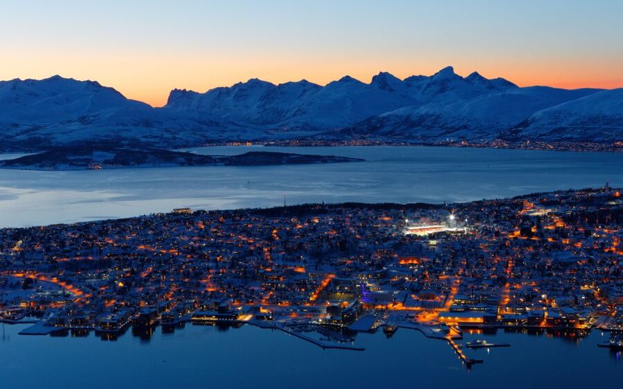 Tromso: Northern Lights Cable Car Excursion - Tromsdalstinden and the mountain atmosphere you can enjoy either way