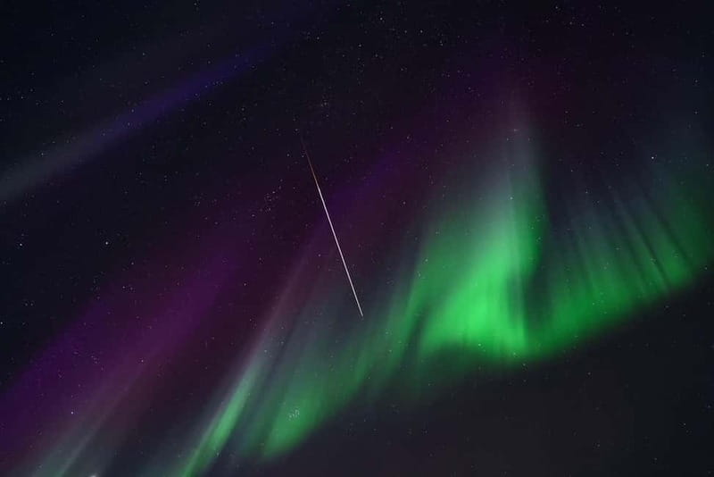 Tromsø: Northern Lights Chase with Local Guide & Free Photos - Staying warm: thermal suits, hot drinks, and real comfort breaks
