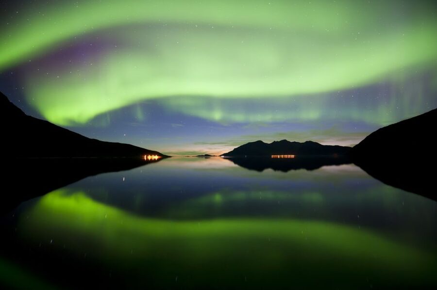 Tromsø: Northern Lights Cruise with 2nd Chance Guarantee - Sailing the Arctic fjords: how the hunt works when clouds roll in
