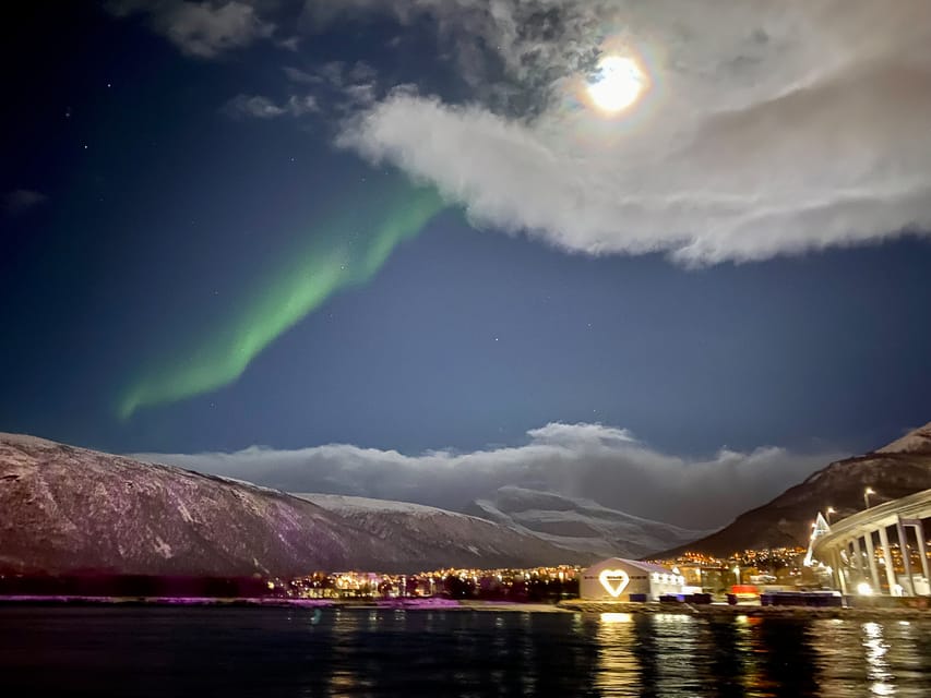 Tromsø: Northern Lights Dinner Cruise - Group size and how that changes your experience