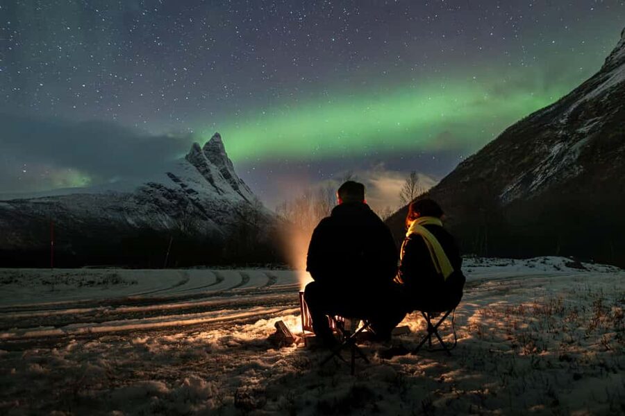 Tromsø: Northern Lights Hunt with Photos and Hot Food - From Scandic Ishavshotel to the aurora: how the driving game works