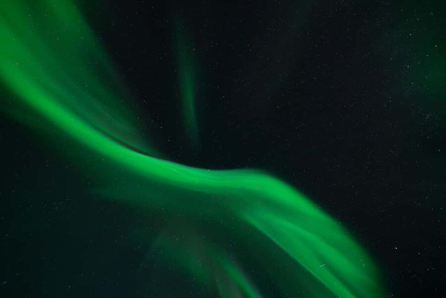 Tromsø: Northern Lights in a Minivan with Free Photos and a Hot Meal - Northern Lights in Focus: More Than a Drive Into Darkness