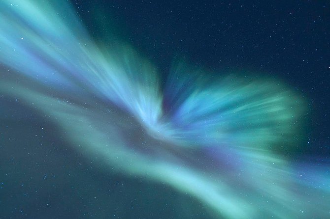 Tromso Northern Lights Minibus Chase Small Group Tour with Photos - Getting your photos without losing the night