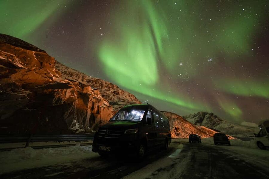 Tromsø: Northern Lights Minibus Tour with Local Experts - How the Northern Lights Chase Works: Stops, Timing, and Finland Options