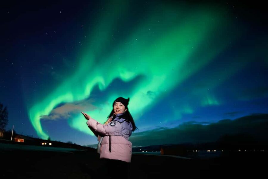 Tromsø: Northern Lights Pioneer Tour with Photos Included - Should you book this tour or not