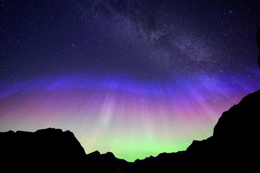Tromsø: Northern Lights Pioneer Tour with Photos Included - Chasing the lights: how the guide finds clearer skies, even past Tromsø