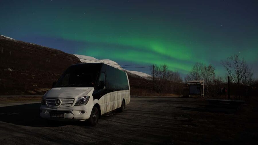Tromsø: Northern Lights Tour in Glass Minibus with Dinner - Should you book this Northern Lights hunt from Tromsø?