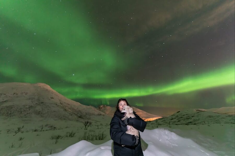 Tromsø: Northern Lights Tour w/Photo, Suits and Local Guide - Hot drinks and food stops that keep you outside long enough