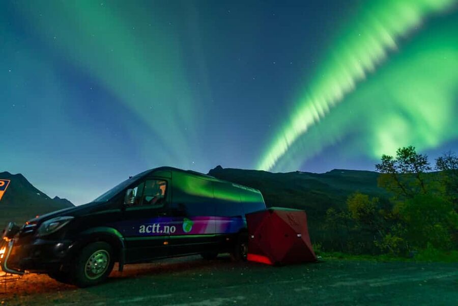 Tromsø: Northern Lights Tour with Photos, Hot Meal & Drinks - Should You Book This Tromsø Northern Lights Tour?