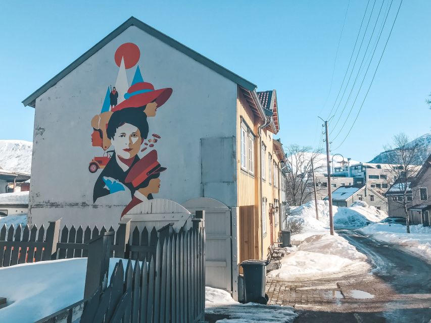Tromsø: Private City Tour - The walking flow: what the route experience feels like