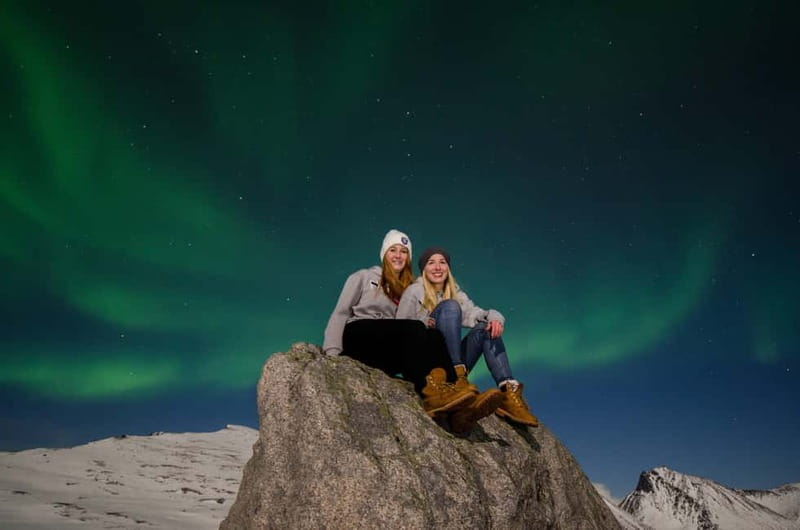 Tromsø: Private Northern Lights Chase 2-8 guests - Warmth Strategy: Thermal Suits, Hot Drinks, and Arctic Snacks