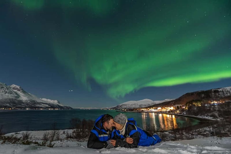 Tromsø: Private Northern Lights Chase 2-8 guests - The 6-Hour Flow: Photo Stop, Guided Scenery, Then Aurora Time