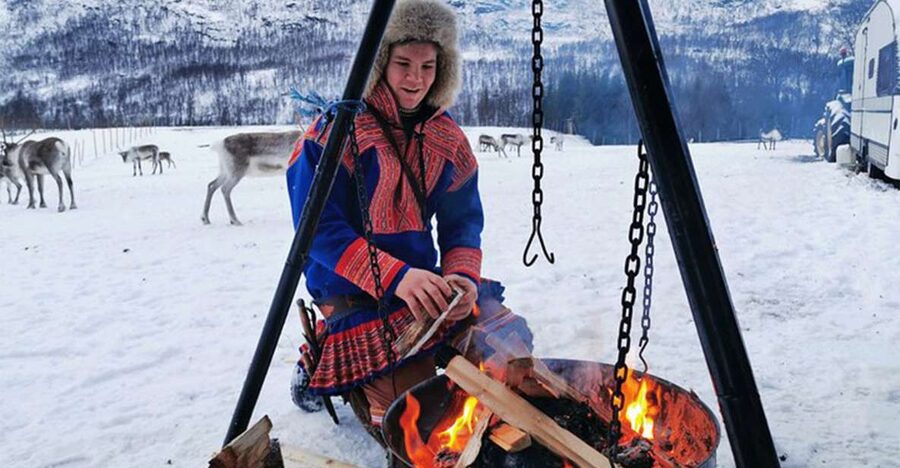 Tromsø: Reindeer Experience at a Sami Camp - Feeding Reindeer Up Close: The Moment You’ll Remember