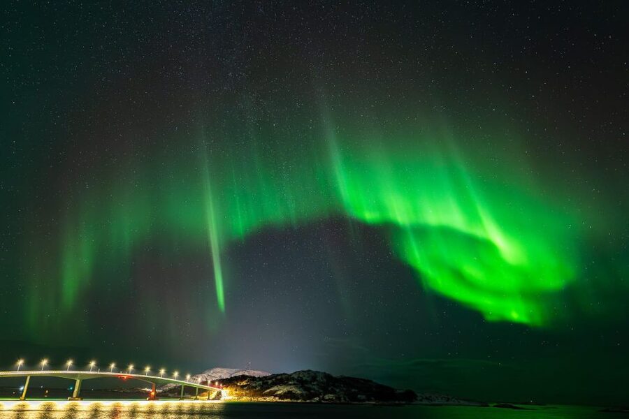 Tromsø: Small group Aurora Borealis - How the guide searches for clear skies (and why short stops help)