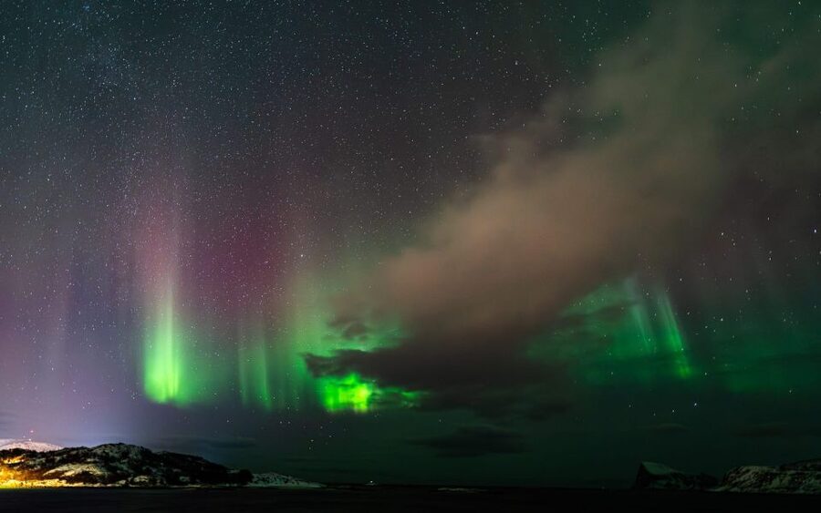 Tromsø: Small group Aurora Borealis - Tripods and professional souvenir photos: capturing the lights without stress