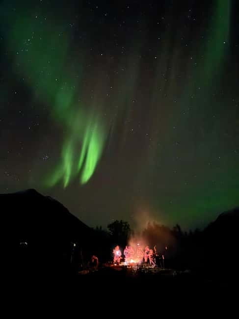 Tromsø: Small-Group Northern Lights Tour by Minibus - Price and Value: Is $251 Worth It for a 6 Hour Aurora Hunt?