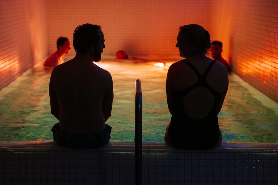 Tromsø: Spa/Pool with Bath, Sauna and Outdoor Heated Pool - Getting there without stress: parking, buses, bike shed, and winter gear