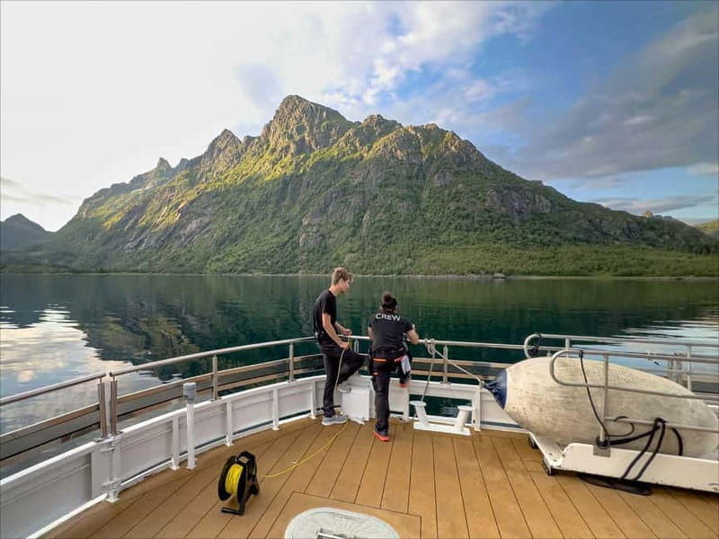 Tromsø: Summer Arctic Light Cruise with a Guide - Getting to Brim Explorer (and what to wear)