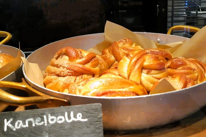 Tromsø Sweet Temptations with Afternoon Tea - The sweet tour flow: short samples, then cake and tea
