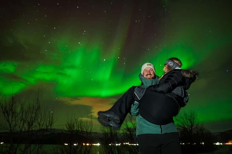 Tromsø: Unlimited Northern Lights Chase Across Borders - Inside the Van: Small Group Size Versus Winter Road Reality