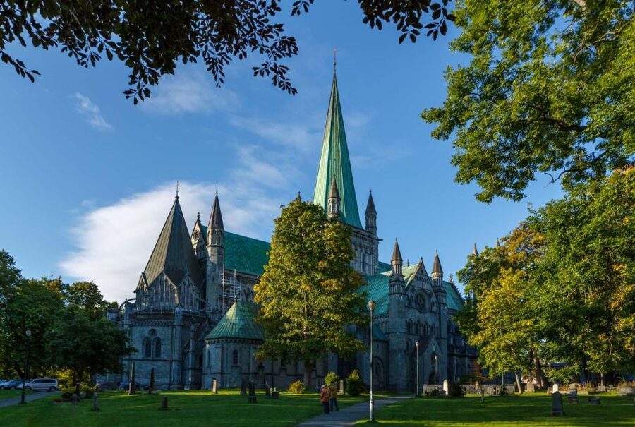 Trondheim: City Highlights Bus and Walking Tour - Key highlights you will actually feel