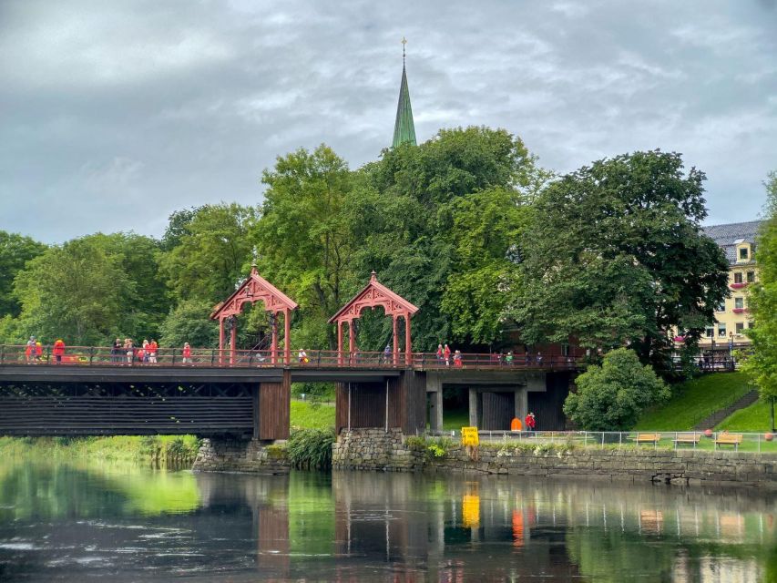Trondheim: City Highlights Bus and Walking Tour - Starting at Pirbadet, then Solsiden to get your bearings
