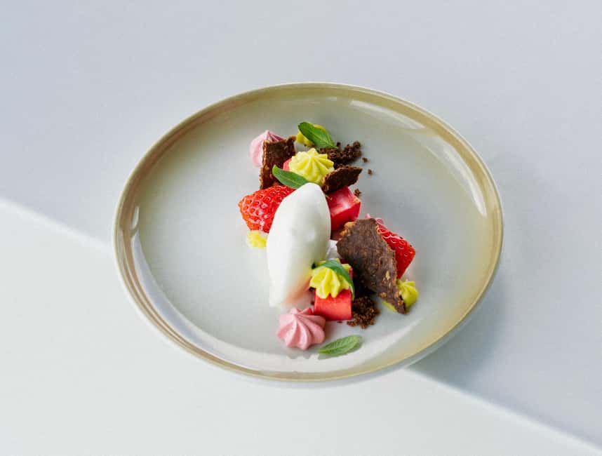 Ulriken Bergen: Enjoy a 3-course lunch with panoramic views - Skyskraperen Restaurant: a seasonal 3-course meal with a view