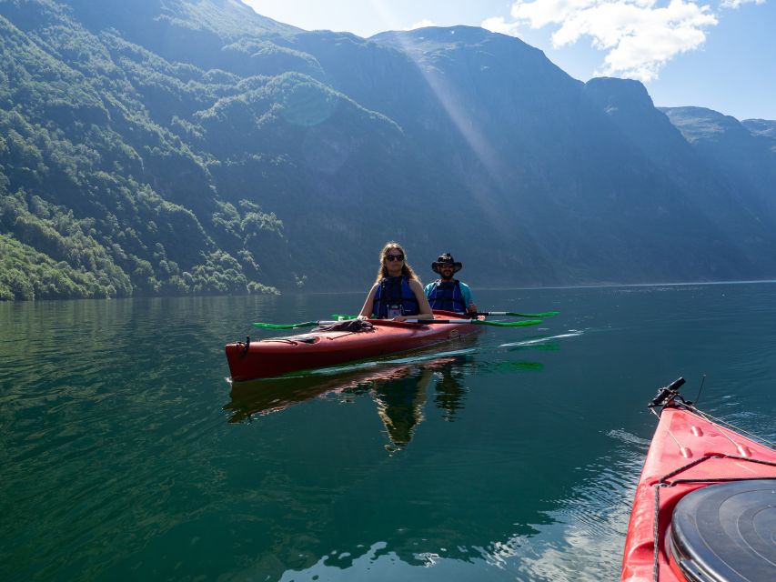 Vossevangen: Nærøyfjord Full-Day Guided Kayaking Trip - Food, packing, and comfort tips that keep you happy on the water