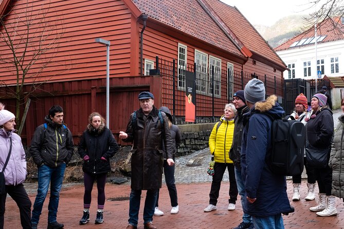 Walking Tour in Bergen of the Past and Present - Skostredet and the fish market finish: modern Bergen you can eat