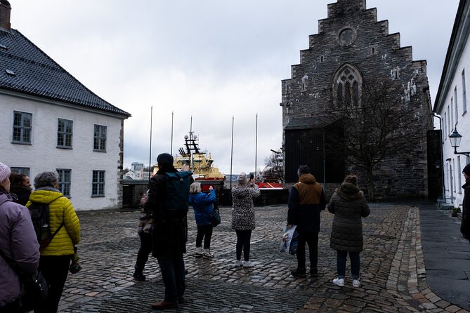 Walking Tour in Bergen of the Past and Present - How the guides make the difference (and how to get the best value)