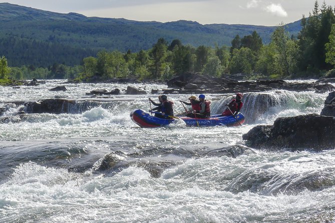 White Water Rafting Adventure in Dagali - level 2 - Dress smart casual in Dagali, with a plan for getting wet