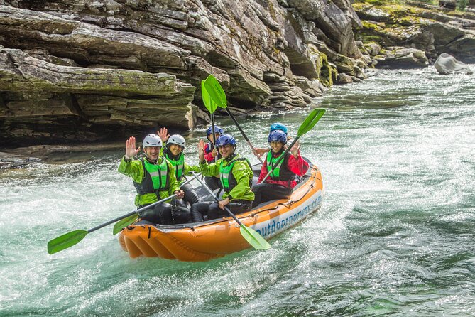 Whitewater Rafting Grade 3 to 4 - Getting Fitted: Gear You Do Not Need to Buy